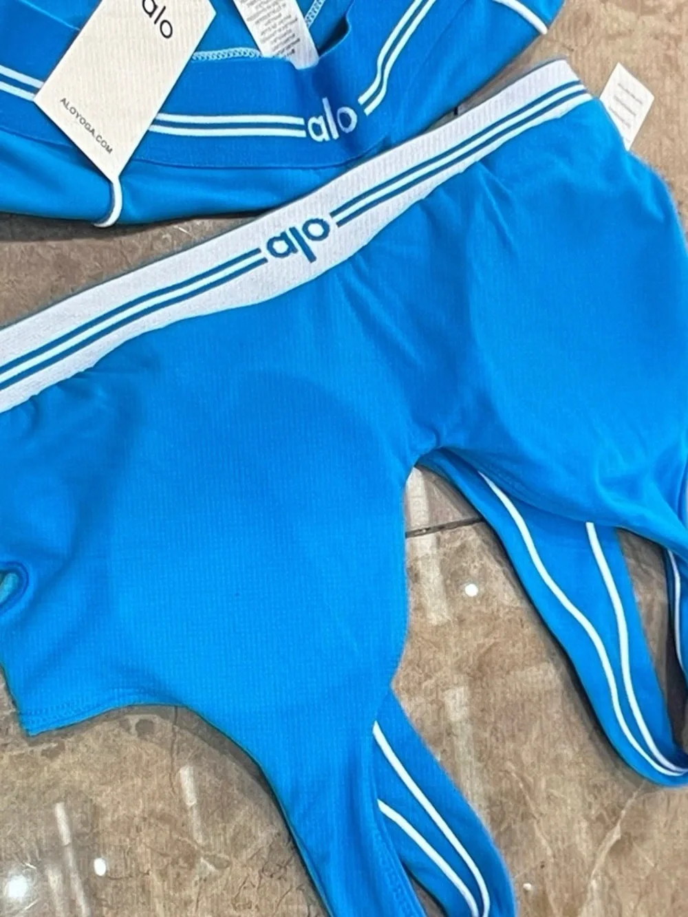 ALO Yoga Blue Leggings and Bra Set